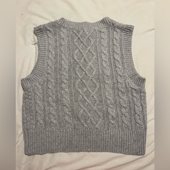 Grey aerie sweater vest - Picture 3 of 3